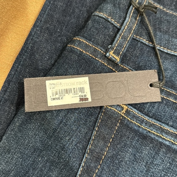 Joes jeans NWT from Nordstrom rack - Picture 3 of 4